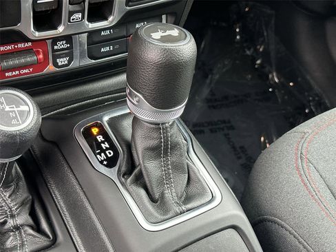 Used 2026 Jeep Wrangler Unlimited Rubicon AWD/4WD image 17