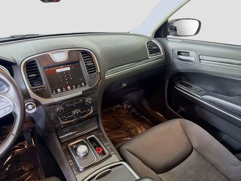 Used 2019 Chrysler 300 Touring w/ Sport Appearance Package RWD image 20