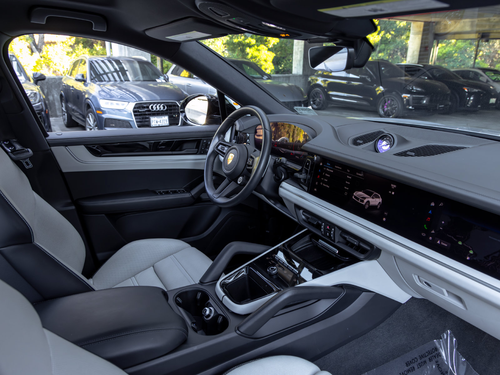 Certified 2024 Porsche Cayenne Coupe AWD/4WD image 52