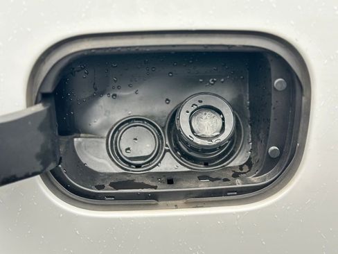 Used 2025 Chevrolet Silverado 2500 High Country image 23