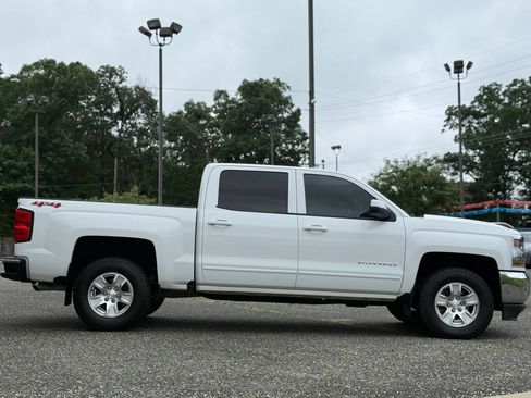 Used 2018 Chevrolet Silverado 1500 LT w/ LT Fleet Convenience Package AWD/4WD image 6