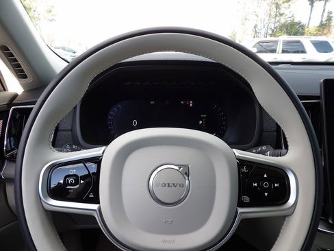 New 2026 Volvo XC90 T8 Ultra w/ Protection Package Premier AWD/4WD image 16