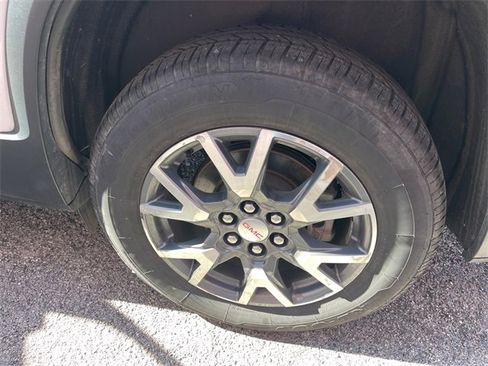 Used 2023 GMC Acadia SLT image 22