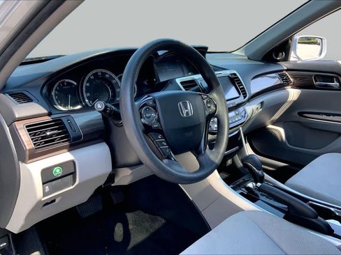 Used 2016 Honda Accord EX image 17