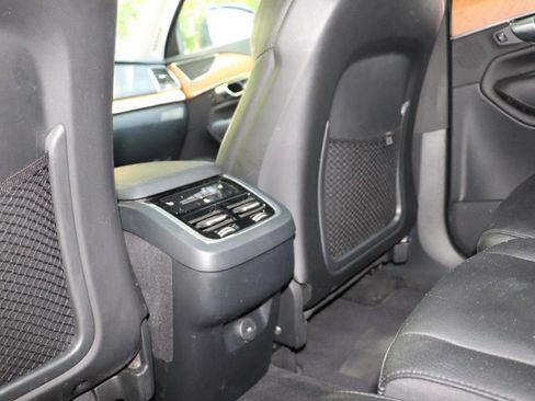 Used 2021 Volvo XC90 T6 Momentum AWD/4WD image 28