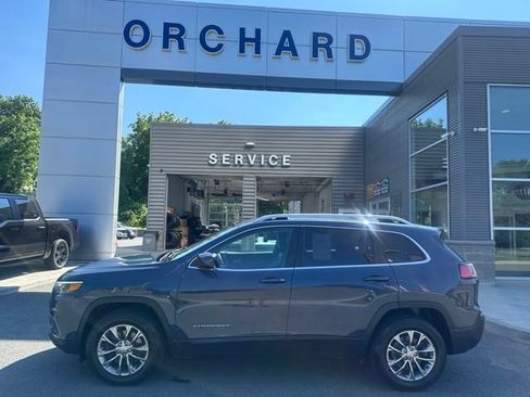 Used 2020 Jeep Cherokee Latitude Plus w/ Cold Weather Group AWD/4WD image 2