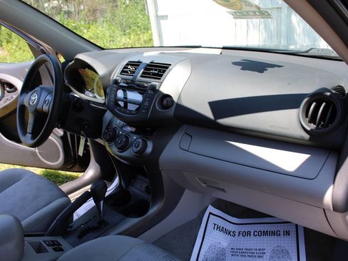 Used 2011 Toyota RAV4 4WD w/ Base L4 Extra Value Pkg image 38