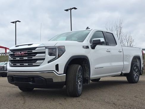New 2026 GMC Sierra 1500 SLE image 12