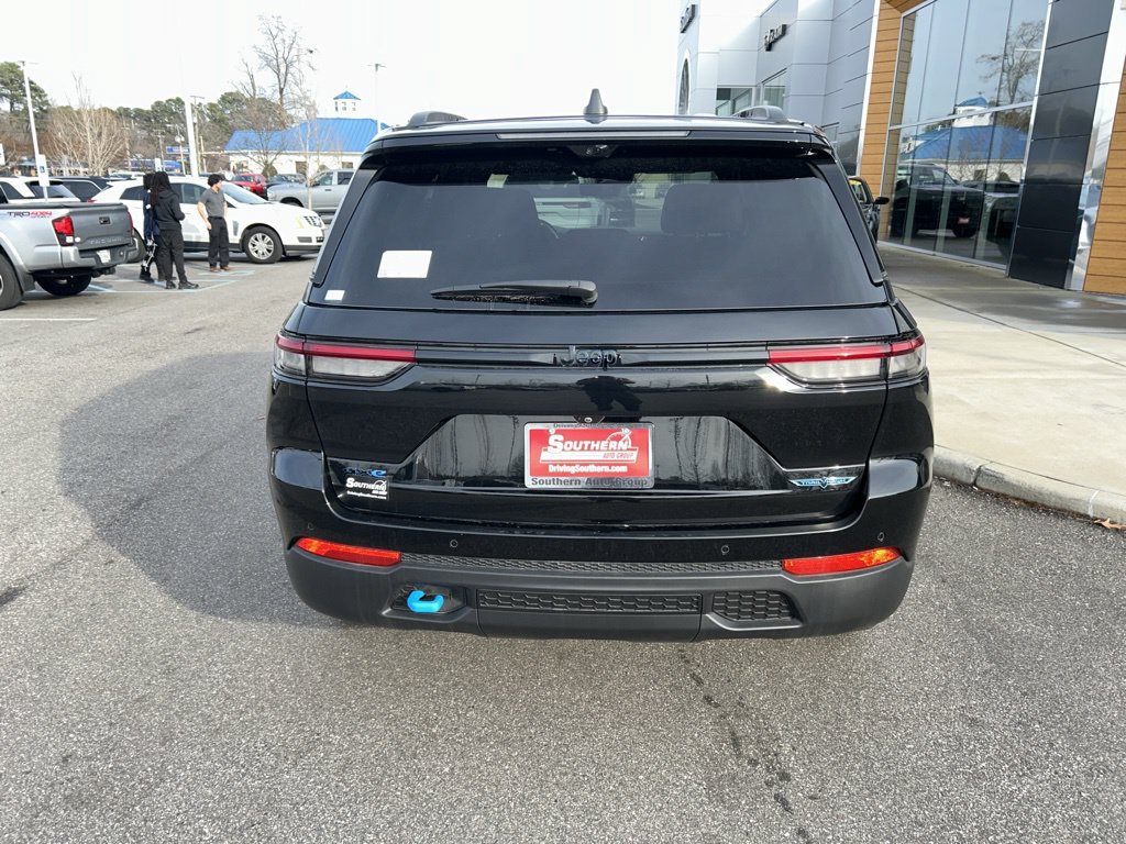 New 2024 Jeep Grand Cherokee Trailhawk w/ Advanced Protech Group II AWD/4WD image 5