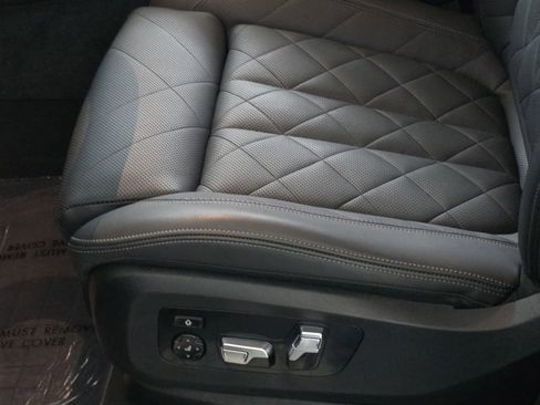Certified 2024 BMW X7 xDrive40i w/ M Sport Package AWD/4WD image 29