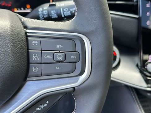 New 2026 Jeep Grand Wagoneer 4WD image 14