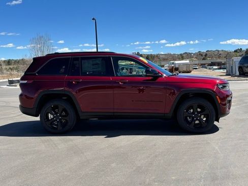 New 2026 Jeep Grand Cherokee Limited w/ Limited Altitude Package AWD/4WD image 6