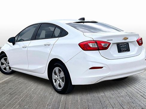 Used 2018 Chevrolet Cruze LS image 12