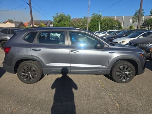 Used 2023 Volkswagen Taos S FWD image 1
