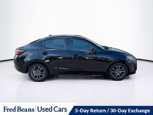 Used 2019 Toyota Yaris LE FWD image 19