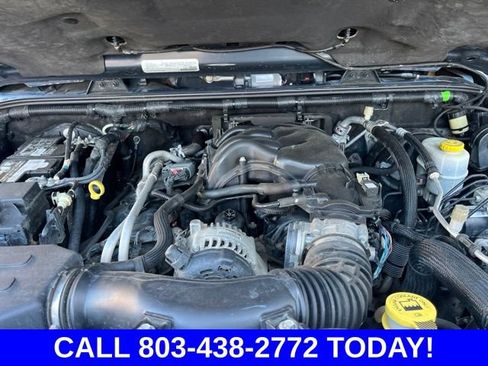 Used 2016 Jeep Wrangler Unlimited Rubicon w/ Connectivity Group AWD/4WD image 38
