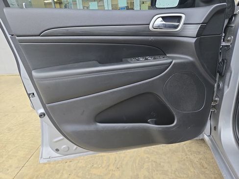 Certified 2021 Jeep Grand Cherokee Laredo X image 12