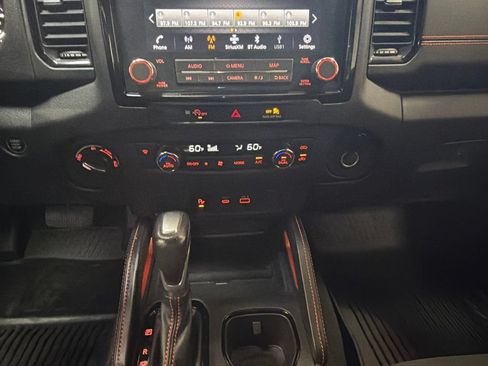 Used 2024 Nissan Frontier PRO-4X w/ Technology Package AWD/4WD image 19
