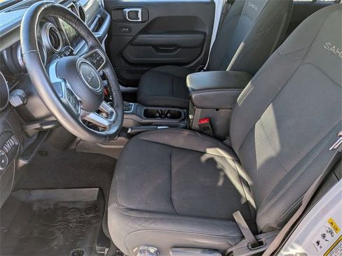 Certified 2018 Jeep Wrangler Unlimited Sahara image 11