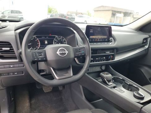 Used 2025 Nissan Rogue SV AWD/4WD image 15