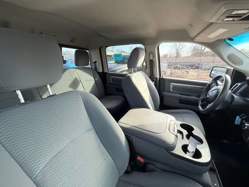 Used 2019 RAM 1500 Classic SLT image 9