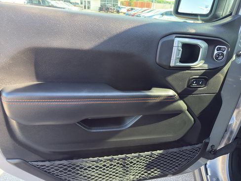Used 2021 Jeep Gladiator Mojave AWD/4WD image 13