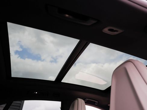 New 2025 Porsche Macan 4S Electric image 30