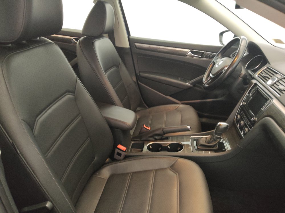 Used 2017 Volkswagen Passat 1.8T SE FWD image 21