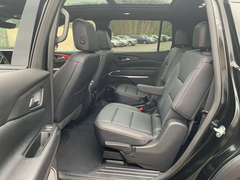 Used 2024 Chevrolet Traverse Z71 w/ Enhanced Driving Package AWD/4WD image 14