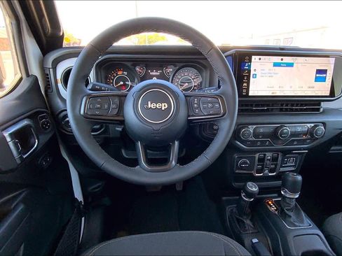 Used 2025 Jeep Wrangler Unlimited Sport AWD/4WD image 6