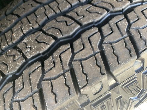 Certified 2024 Chevrolet Colorado Z71 w/ Z71 Convenience Package 2 image 21