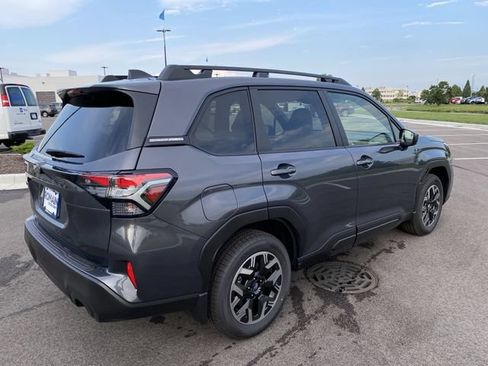 Used 2025 Subaru Forester Premium w/ Convenience Package #1 AWD/4WD image 5