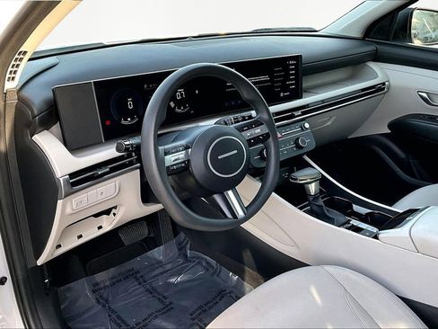 Used 2025 Hyundai Tucson SE image 14