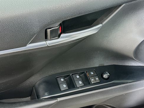 Used 2020 Toyota Camry SE w/ Convenience Package FWD image 15
