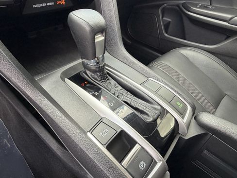 Used 2019 Honda Civic Touring image 24