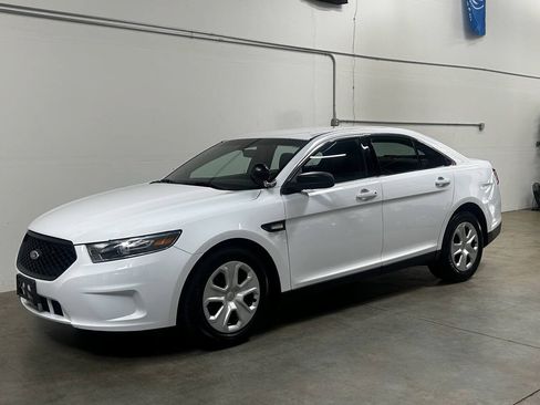 Used 2016 Ford Taurus Police Interceptor AWD image 4