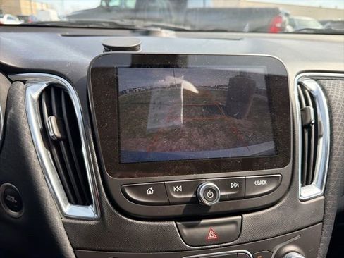 Used 2016 Chevrolet Malibu LT image 22