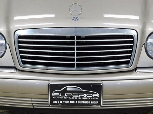 Used 1999 Mercedes-Benz E 320 4MATIC Sedan image 15