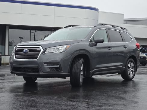 Used 2021 Subaru Ascent Premium w/ Convenience Package AWD/4WD image 3