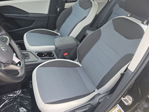 Used 2025 Volkswagen Taos S image 18