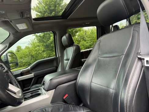 Used 2019 Ford F250 Lariat w/ Lariat Ultimate Package AWD/4WD image 14