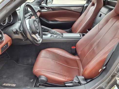 Used 2019 MAZDA MX-5 Miata RF Grand Touring image 12