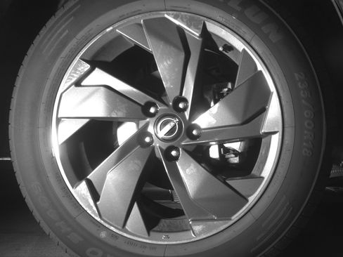 Used 2025 Nissan Rogue SV FWD image 16