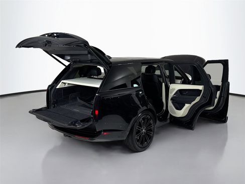 Used 2024 Land Rover Range Rover SE image 35