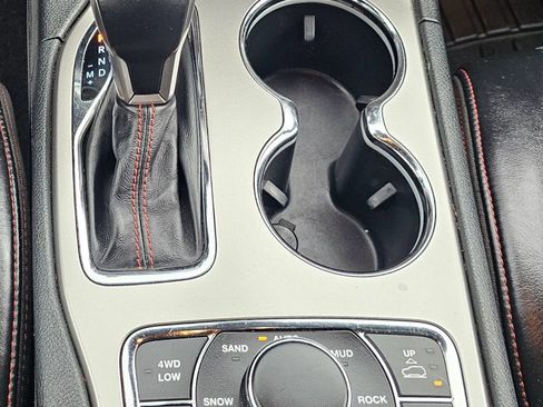 Used 2017 Jeep Grand Cherokee Trailhawk AWD/4WD image 30
