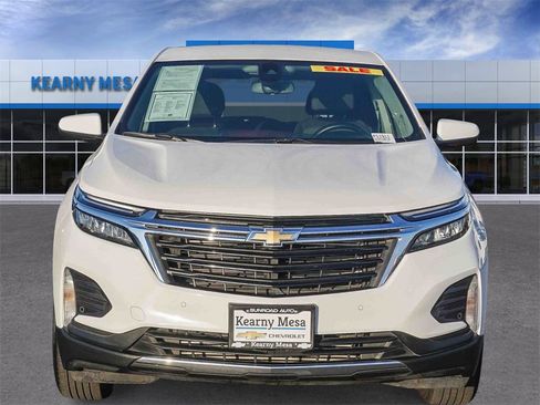 Used 2024 Chevrolet Equinox LT image 2