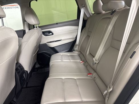 Used 2023 Nissan Rogue SL w/ SL Premium Package image 25