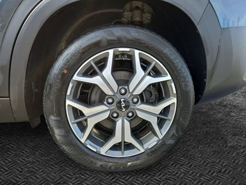 Used 2023 Kia Seltos EX image 11
