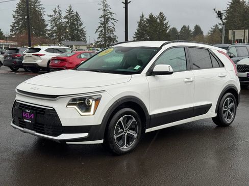 New 2025 Kia Niro EX image 1