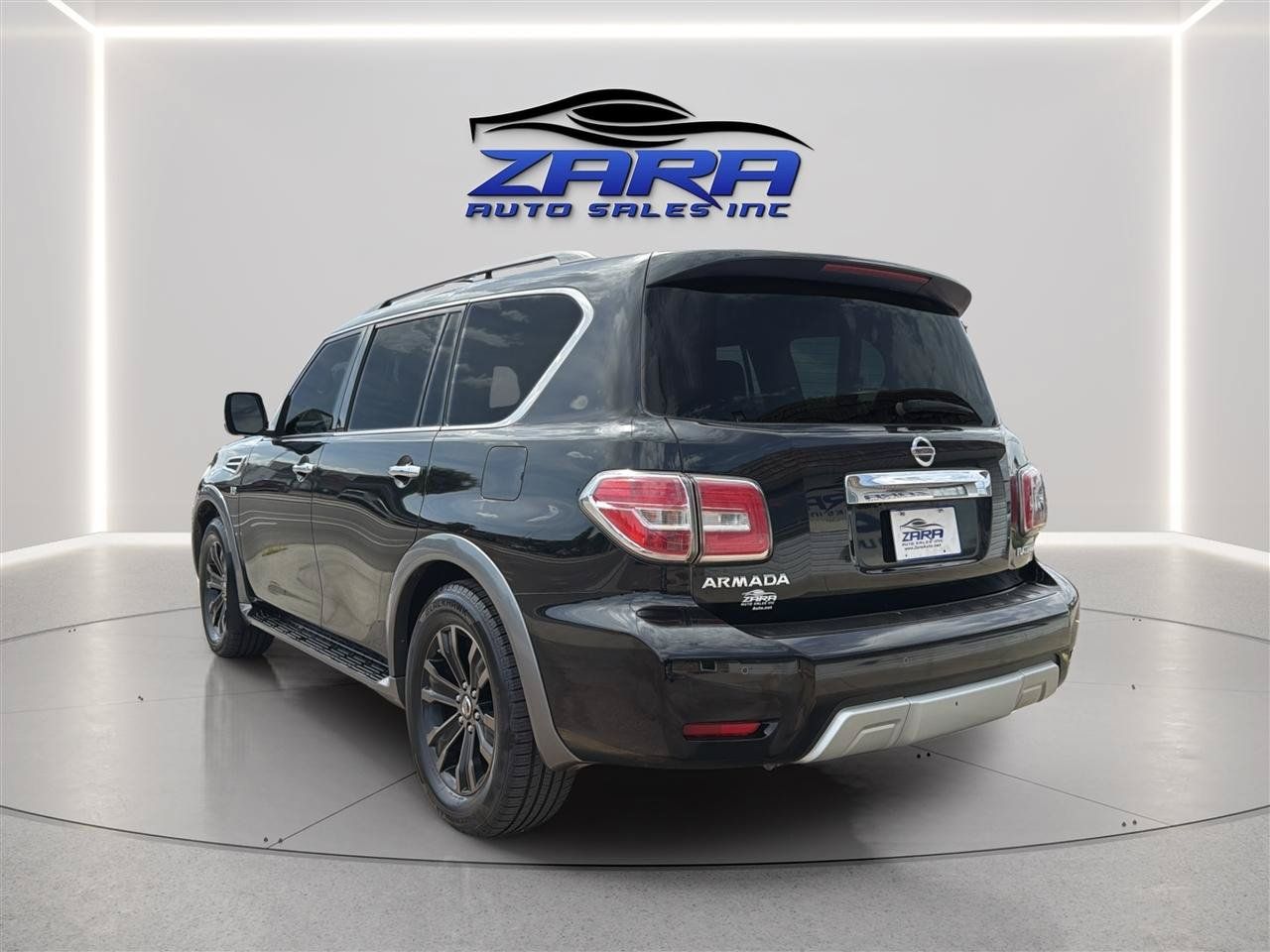Used 2017 Nissan Armada Platinum w/ Interior Lighting Package AWD/4WD image 5